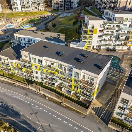 3 Sleeping Rooms For 82M2 Which Direct Traffic To Airport And City Center 베르겐 외부 사진