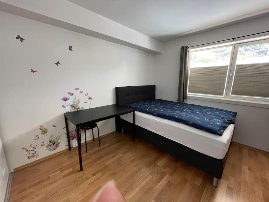 3 Sleeping Rooms For 82M2 Which Direct Traffic To Airport And City Center 베르겐 외부 사진