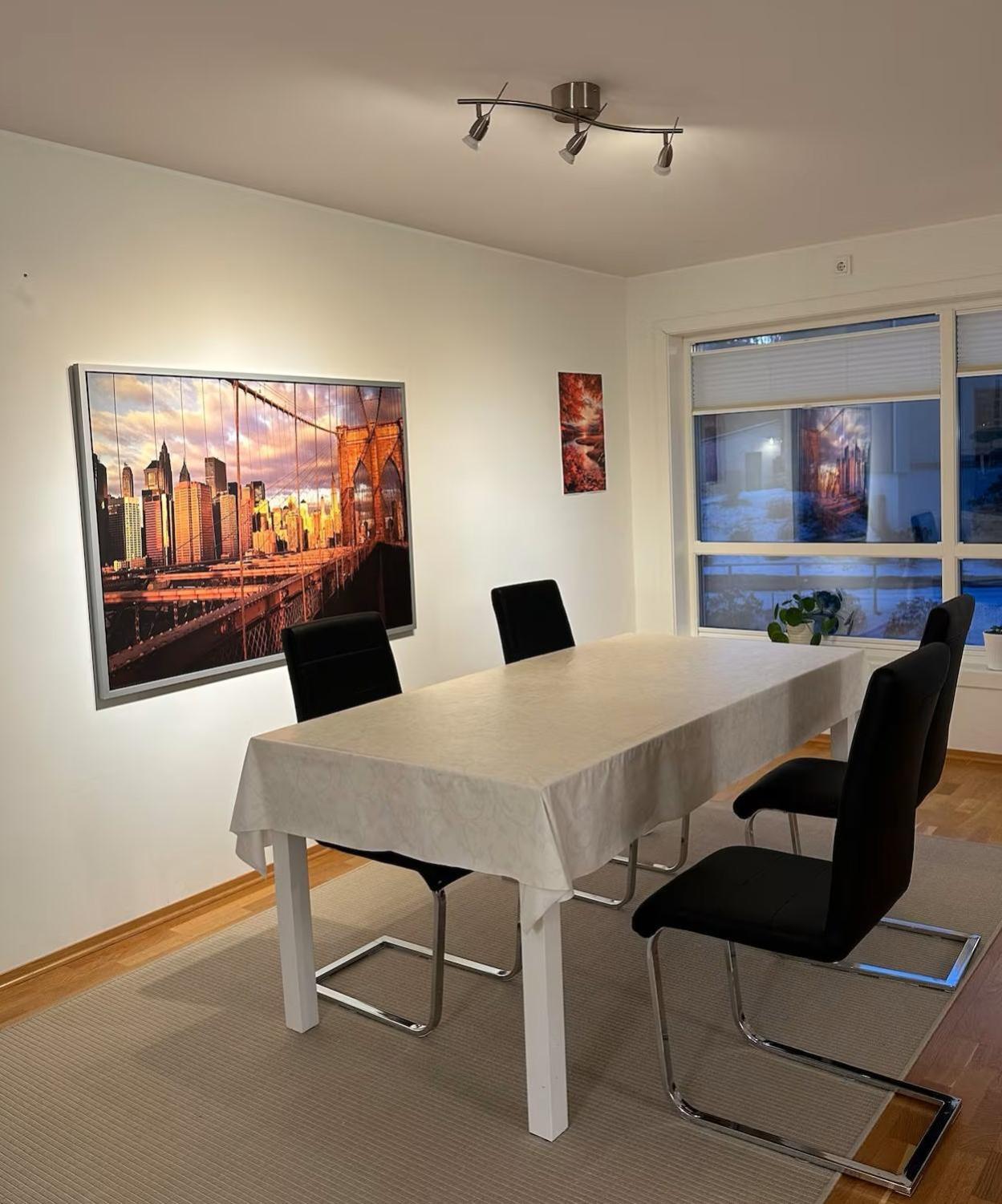 3 Sleeping Rooms For 82M2 Which Direct Traffic To Airport And City Center 베르겐 외부 사진