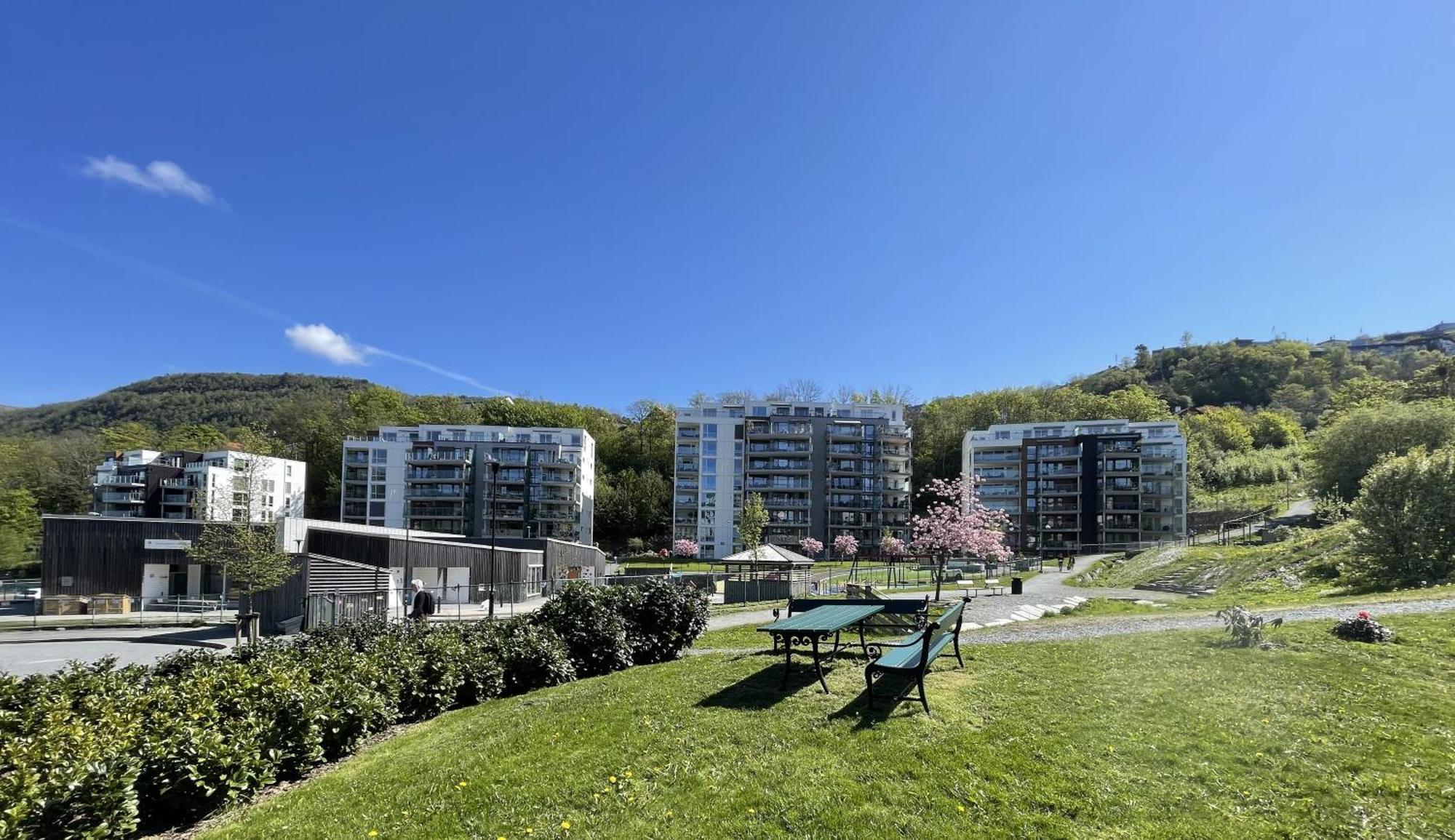 3 Sleeping Rooms For 82M2 Which Direct Traffic To Airport And City Center 베르겐 외부 사진
